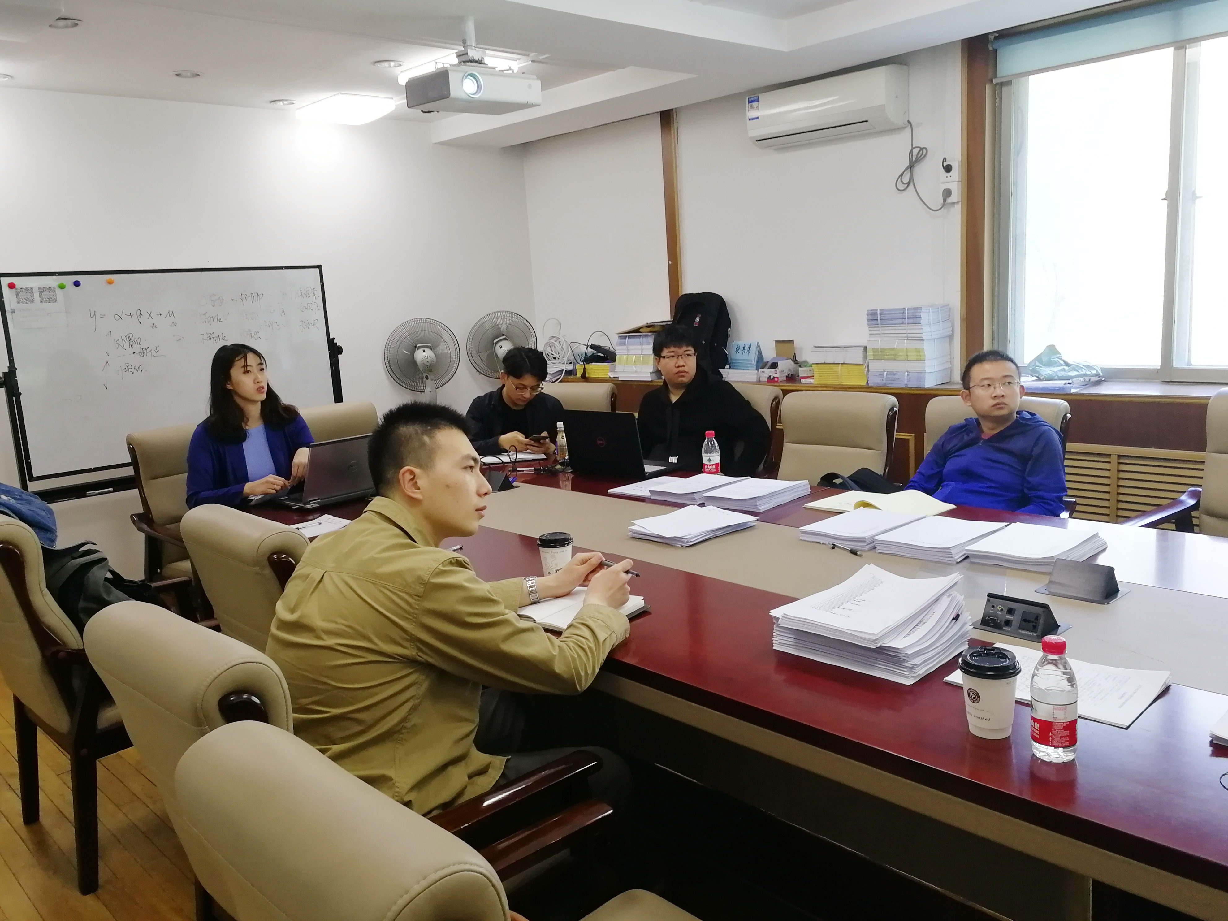 在线买世界杯平台博士生沙龙2019-04（总第4期）简报图片.jpg